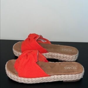 TOMS Flatform Espadrilles in flame beachside. Never worn! Perfect condition